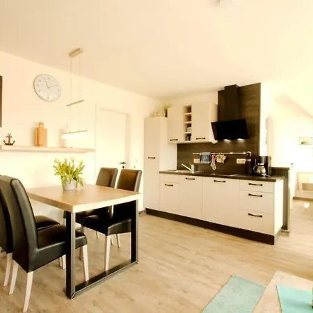 Lueerssen Directly By The Sea 2